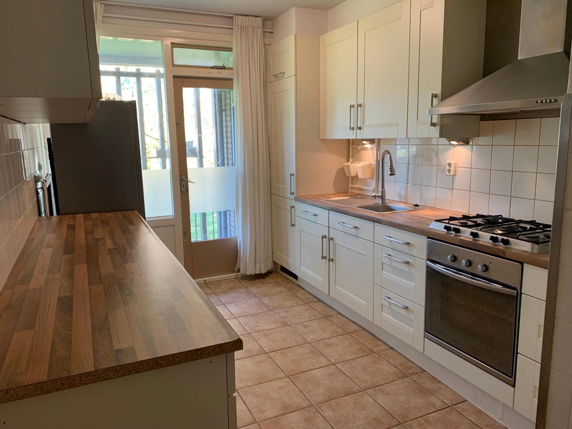 geblurde versie van de foto als achtergrond