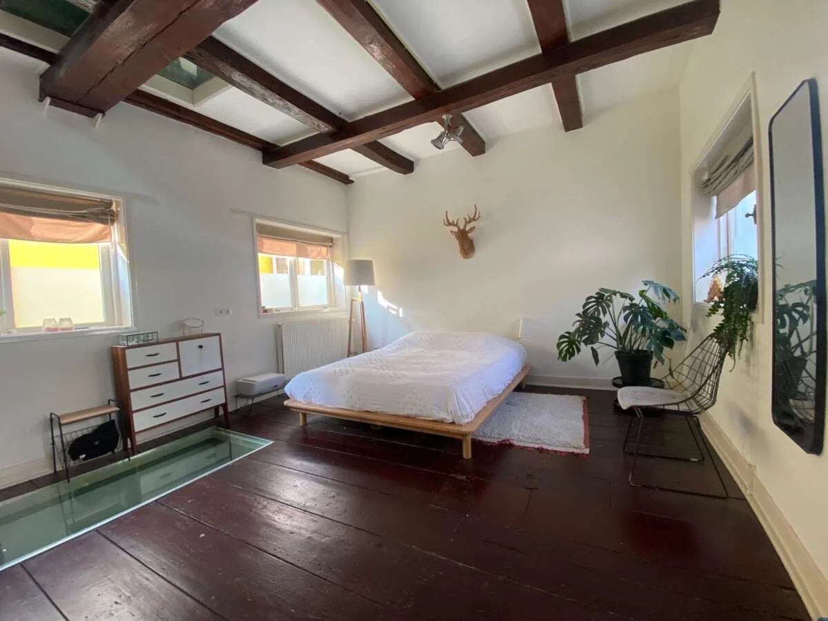 geblurde versie van de foto als achtergrond