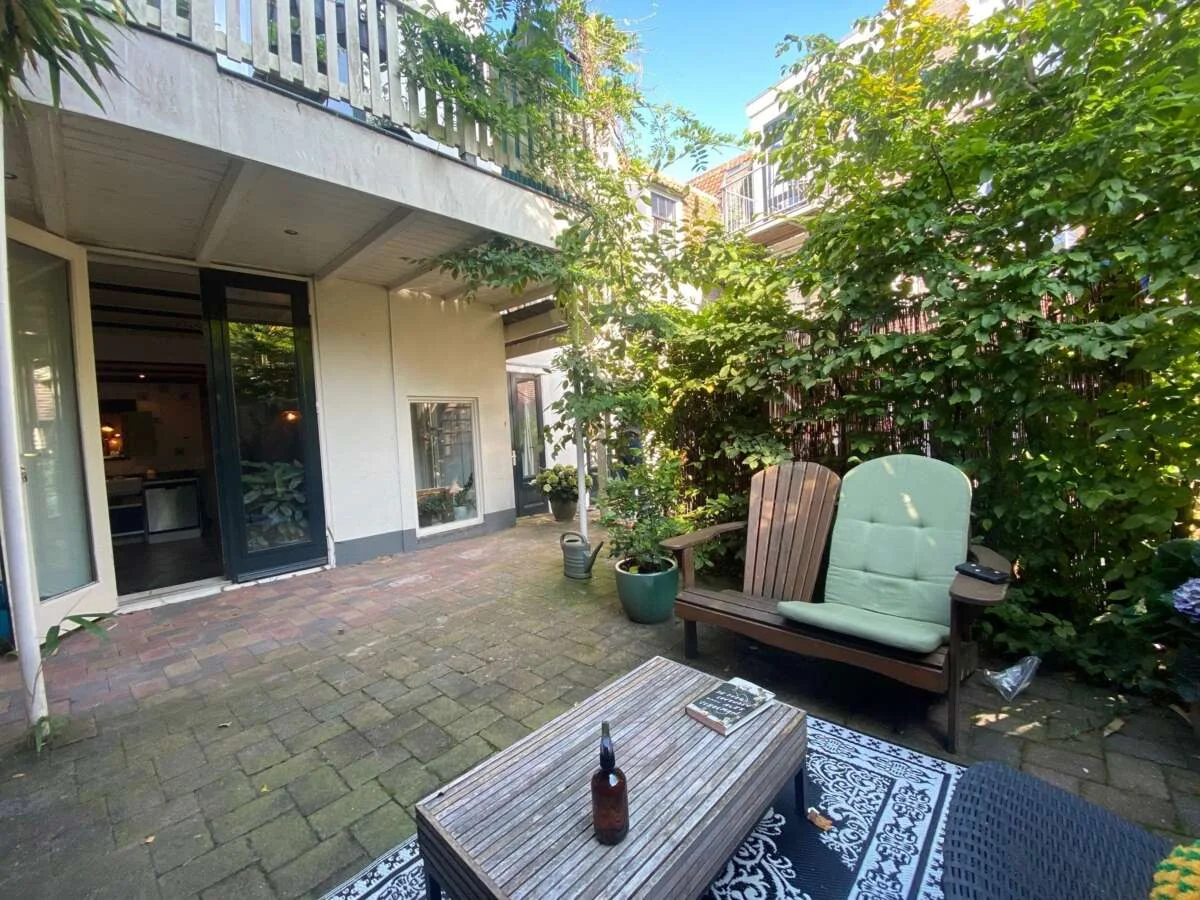 geblurde versie van de foto als achtergrond