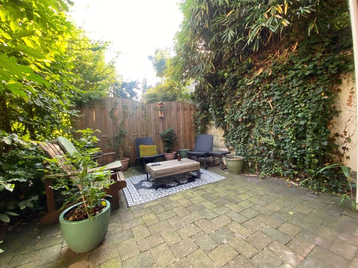 geblurde versie van de foto als achtergrond