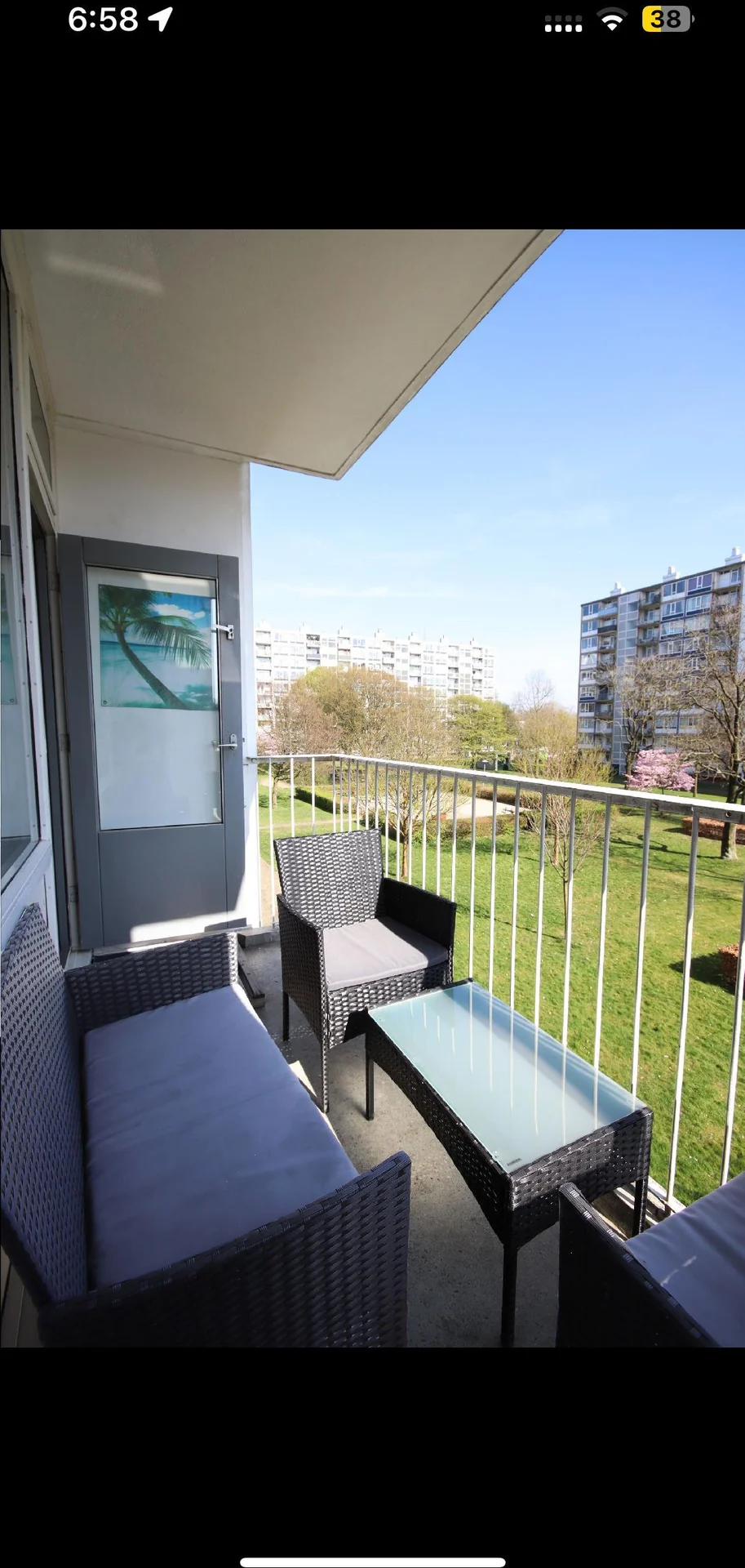 geblurde versie van de foto als achtergrond