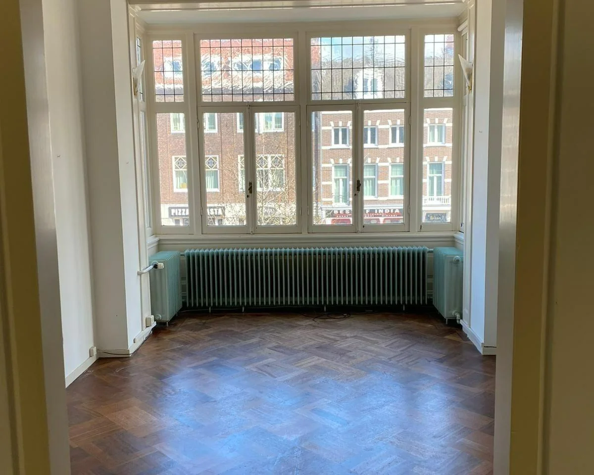 geblurde versie van de foto als achtergrond