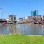 geblurde versie van de foto als achtergrond