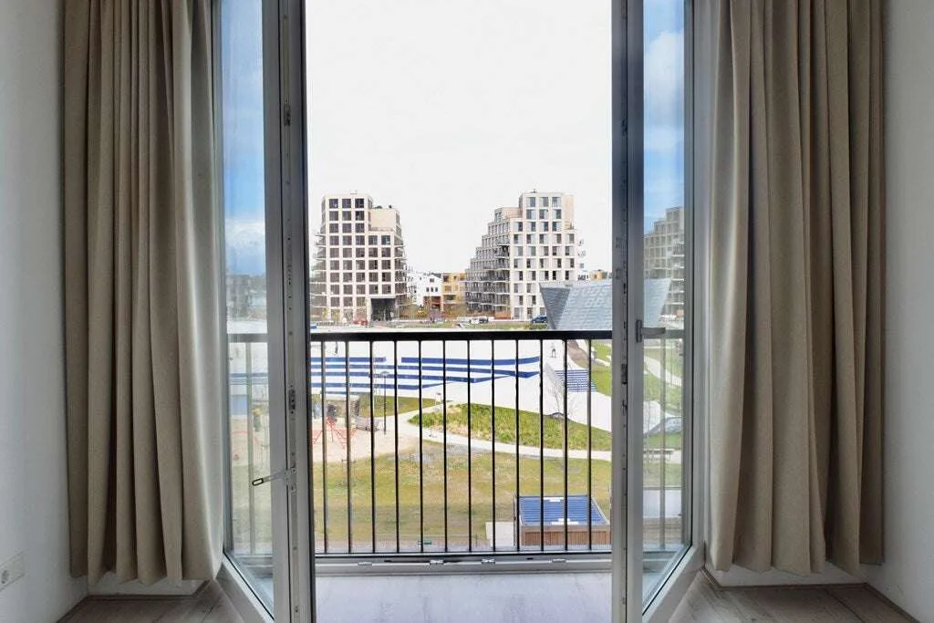 geblurde versie van de foto als achtergrond