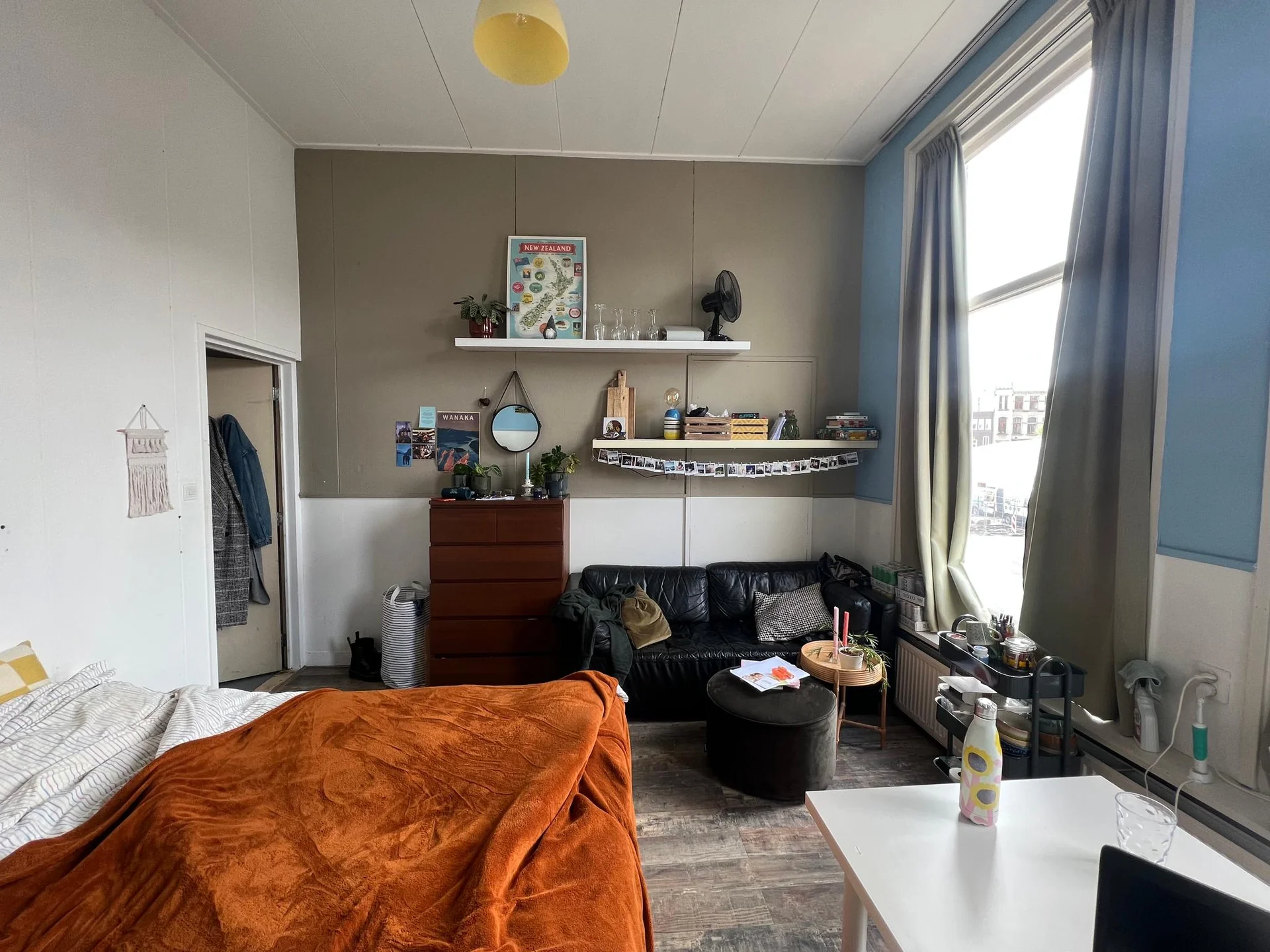 geblurde versie van de foto als achtergrond