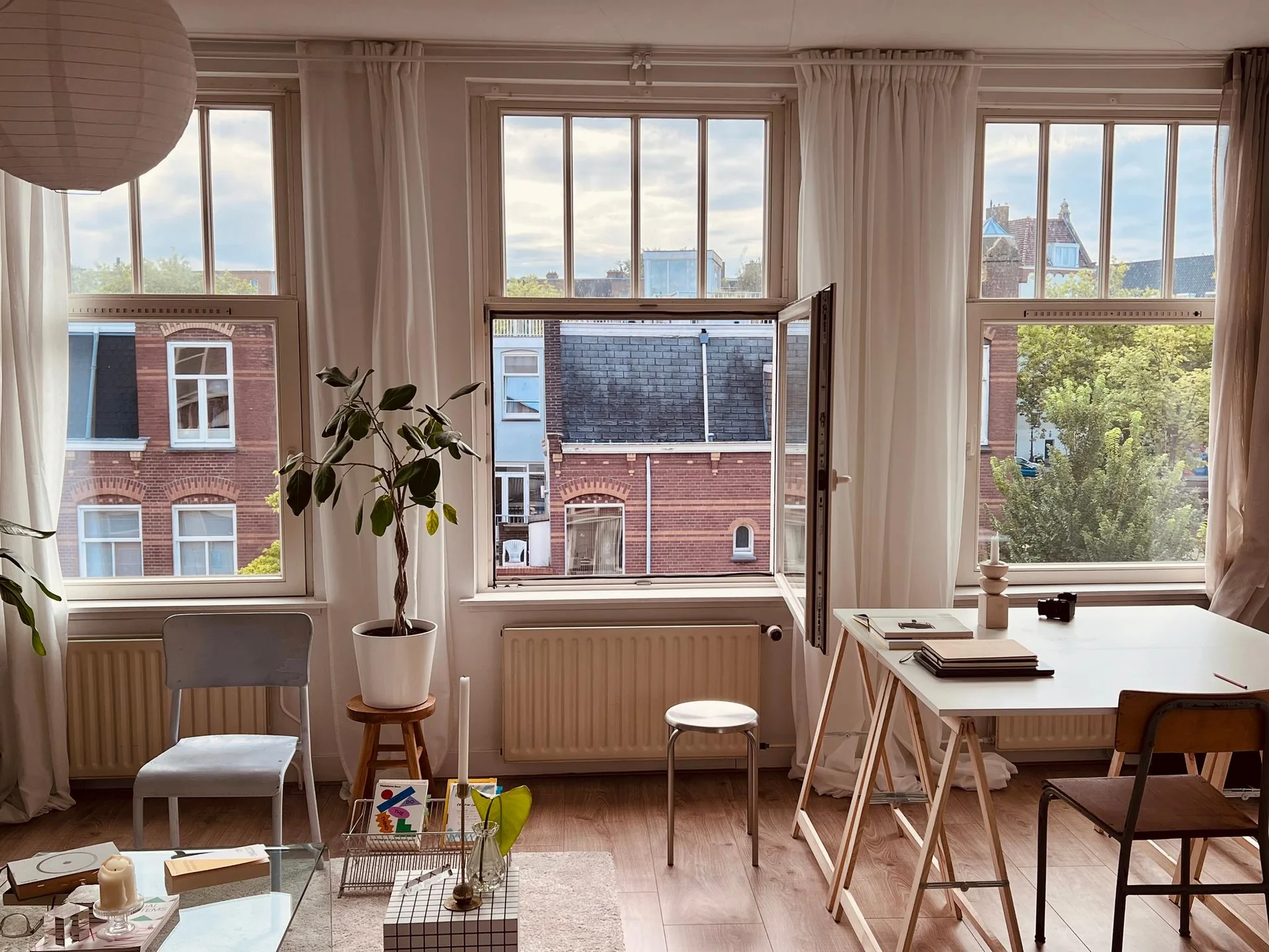 geblurde versie van de foto als achtergrond