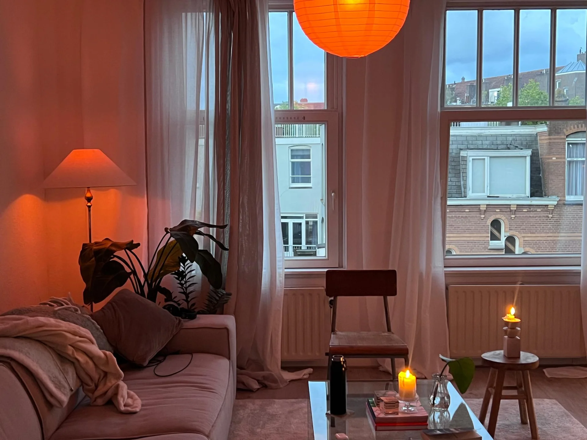 geblurde versie van de foto als achtergrond