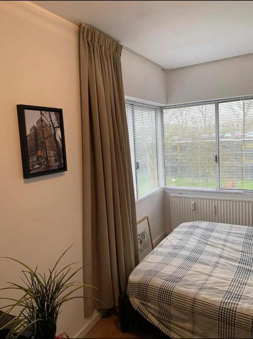 geblurde versie van de foto als achtergrond