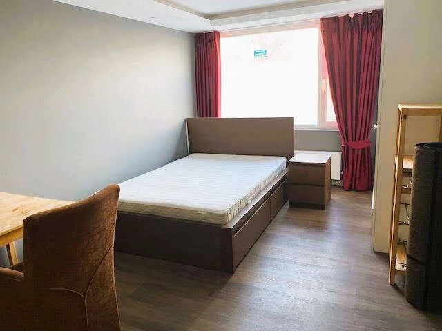 geblurde versie van de foto als achtergrond