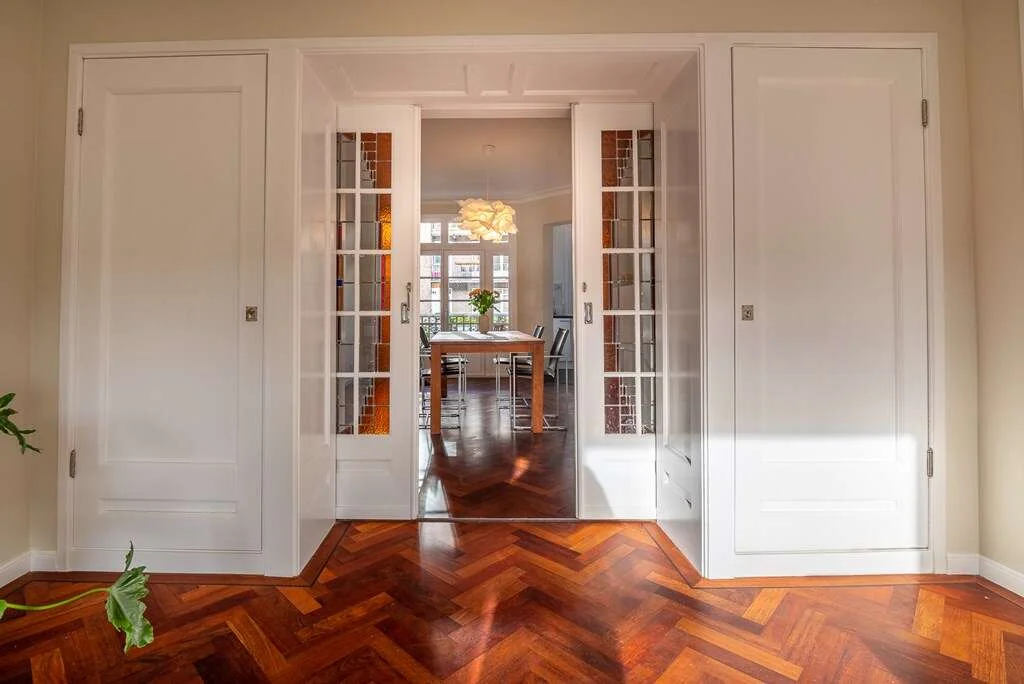 geblurde versie van de foto als achtergrond