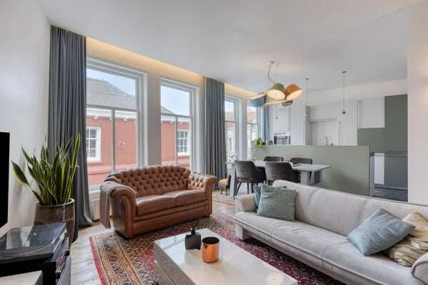 geblurde versie van de foto als achtergrond