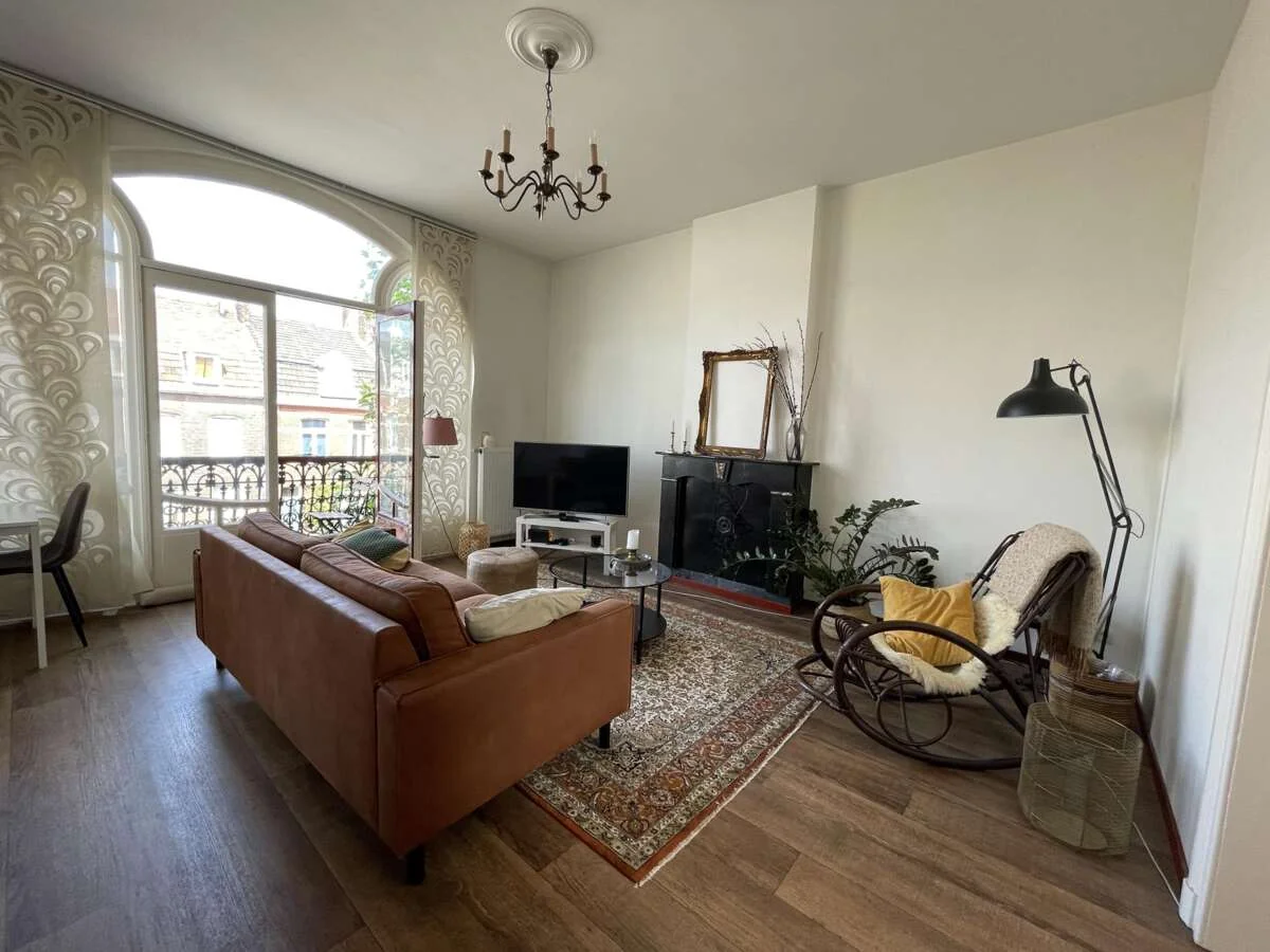 geblurde versie van de foto als achtergrond