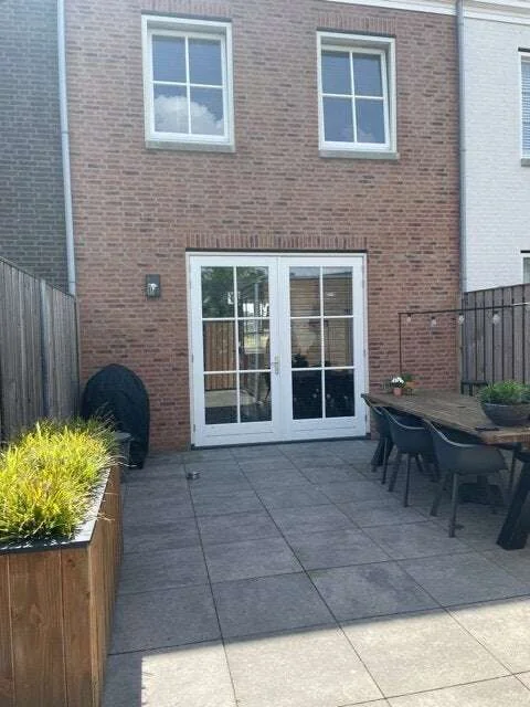 geblurde versie van de foto als achtergrond