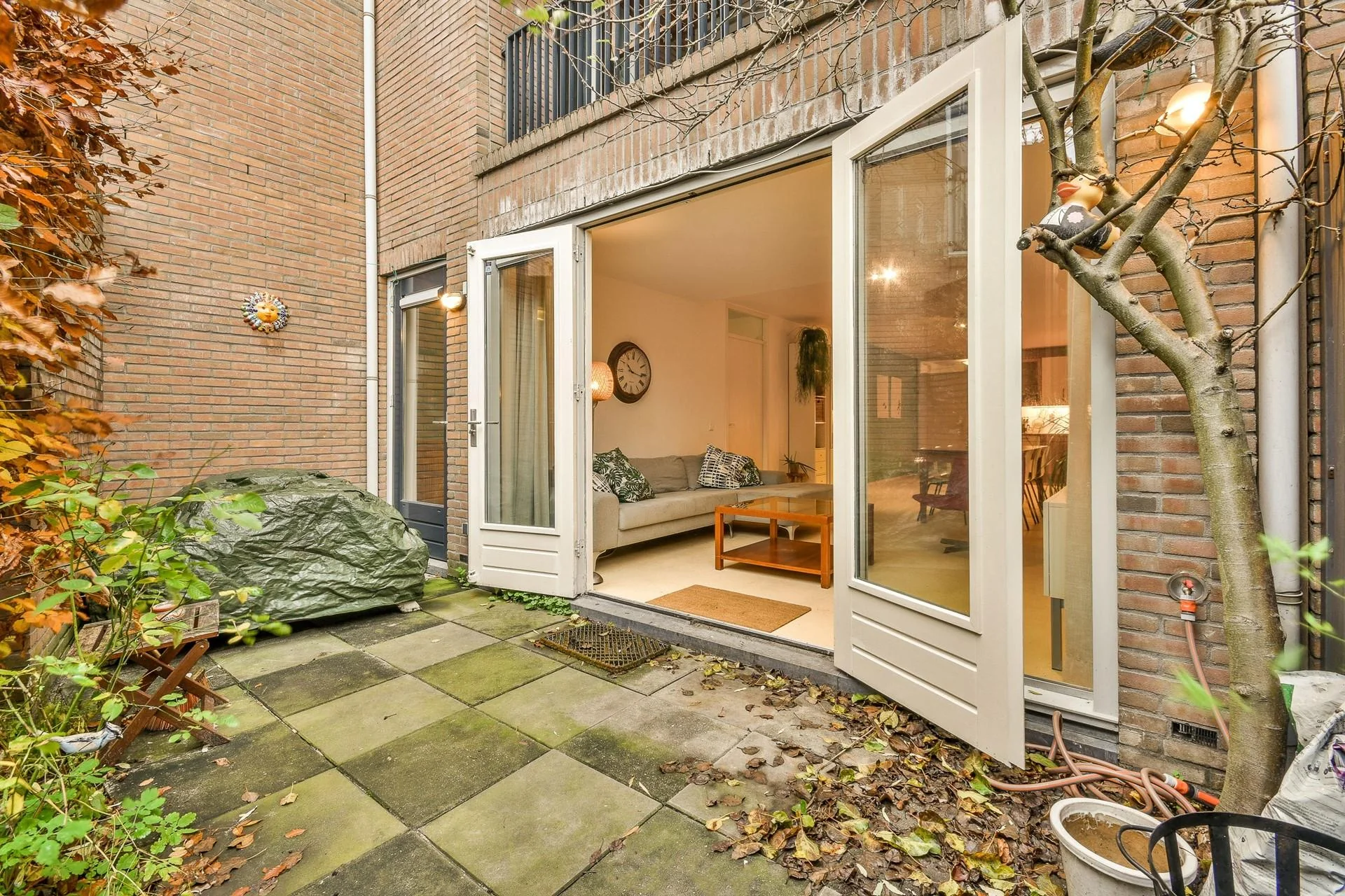 geblurde versie van de foto als achtergrond