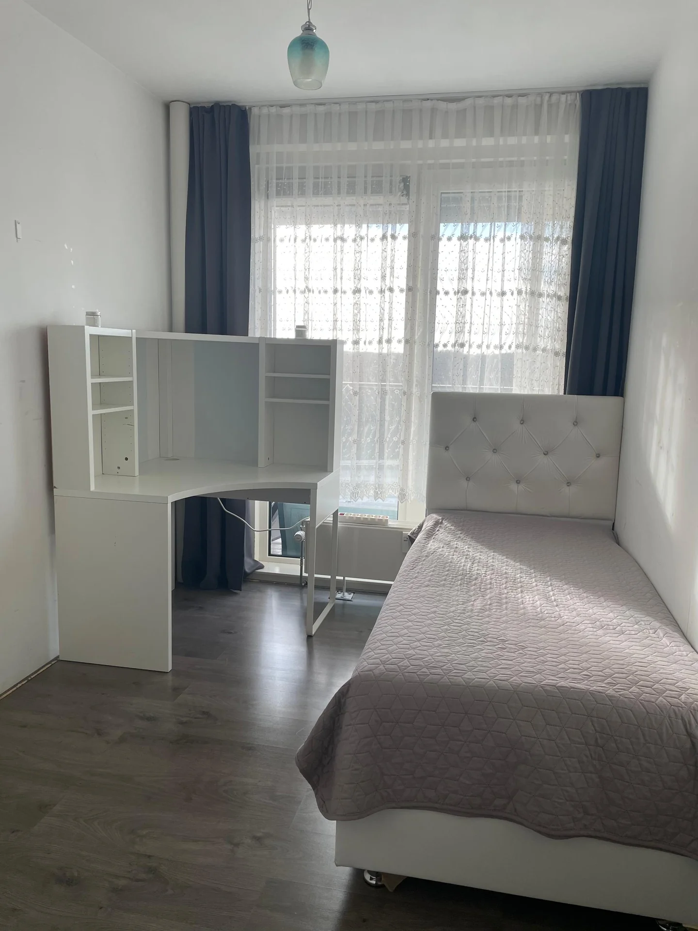 geblurde versie van de foto als achtergrond