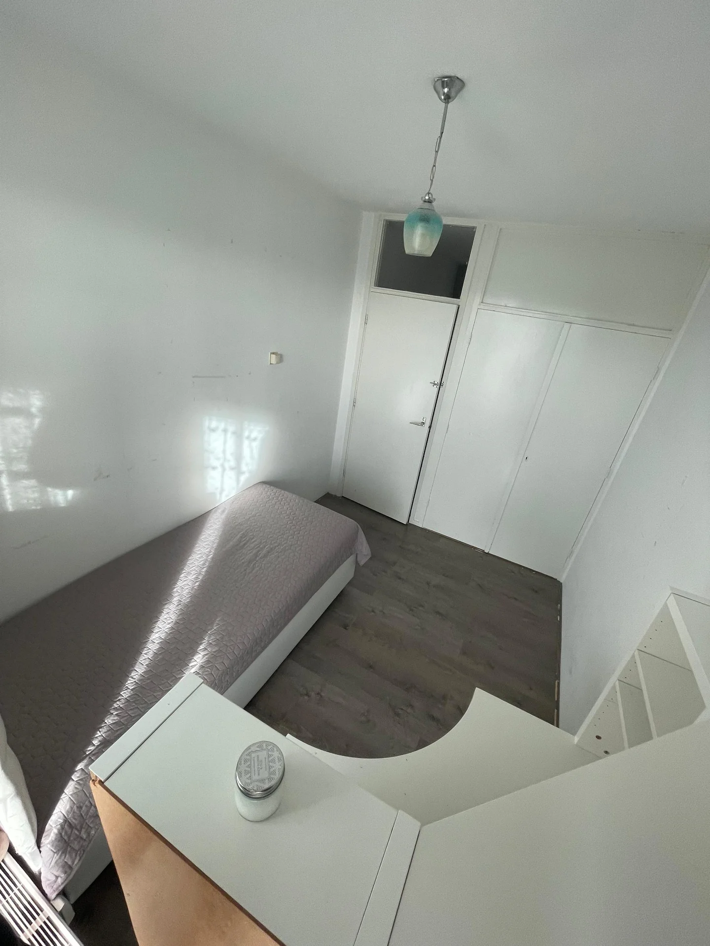 geblurde versie van de foto als achtergrond