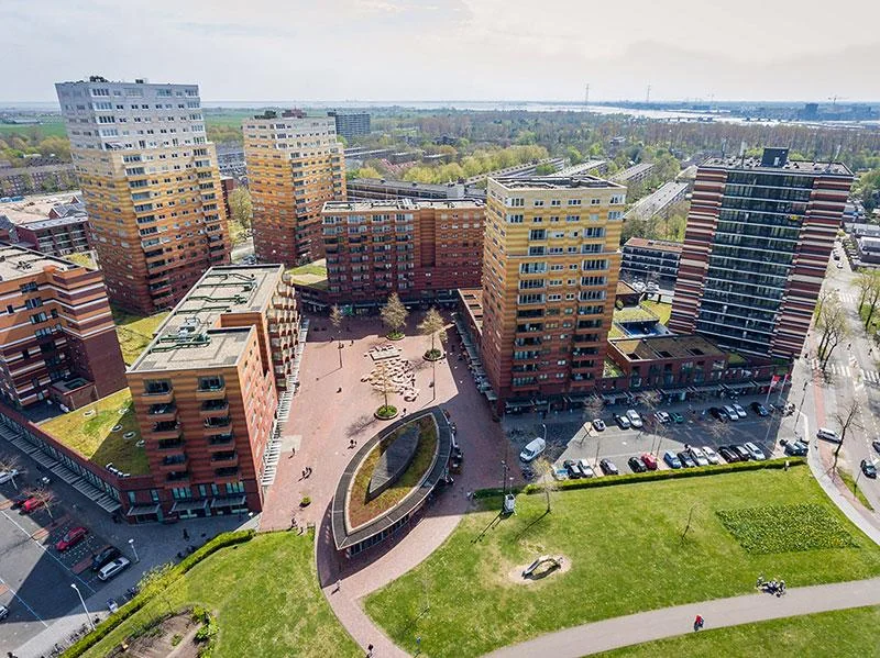 geblurde versie van de foto als achtergrond