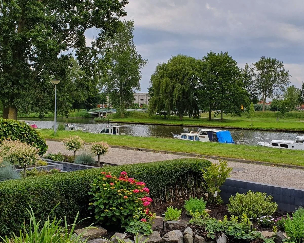 geblurde versie van de foto als achtergrond