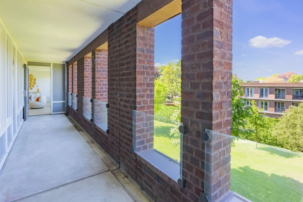 geblurde versie van de foto als achtergrond