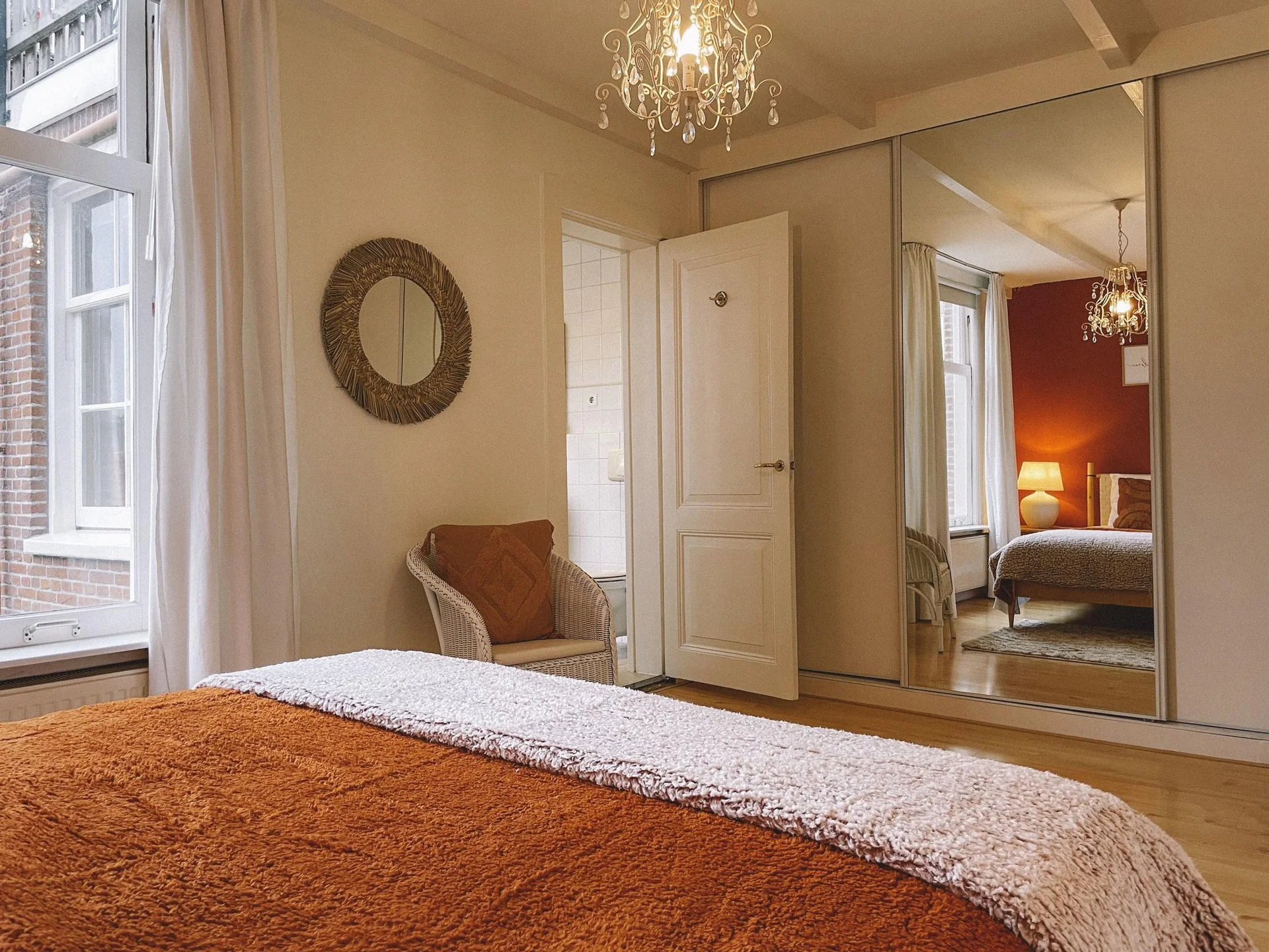 geblurde versie van de foto als achtergrond