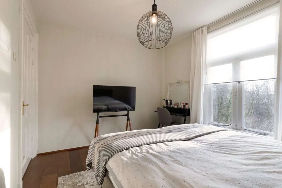 geblurde versie van de foto als achtergrond