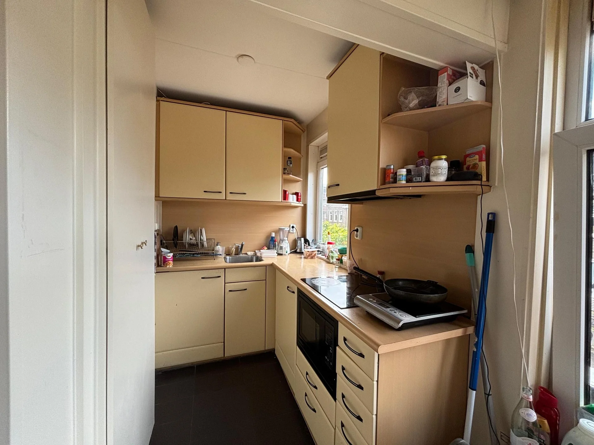 geblurde versie van de foto als achtergrond