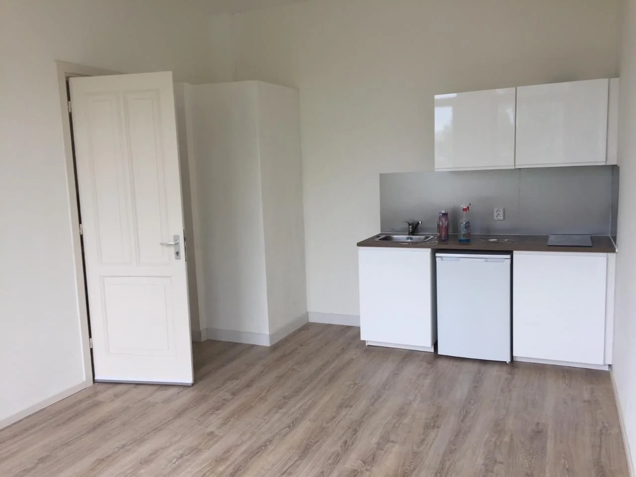 geblurde versie van de foto als achtergrond