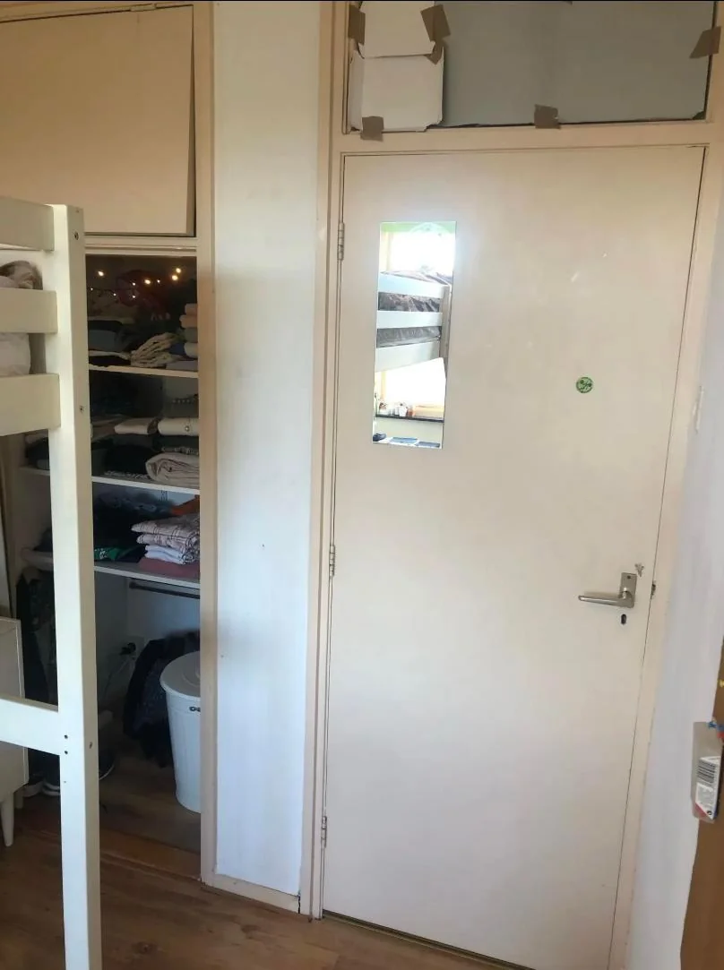 geblurde versie van de foto als achtergrond