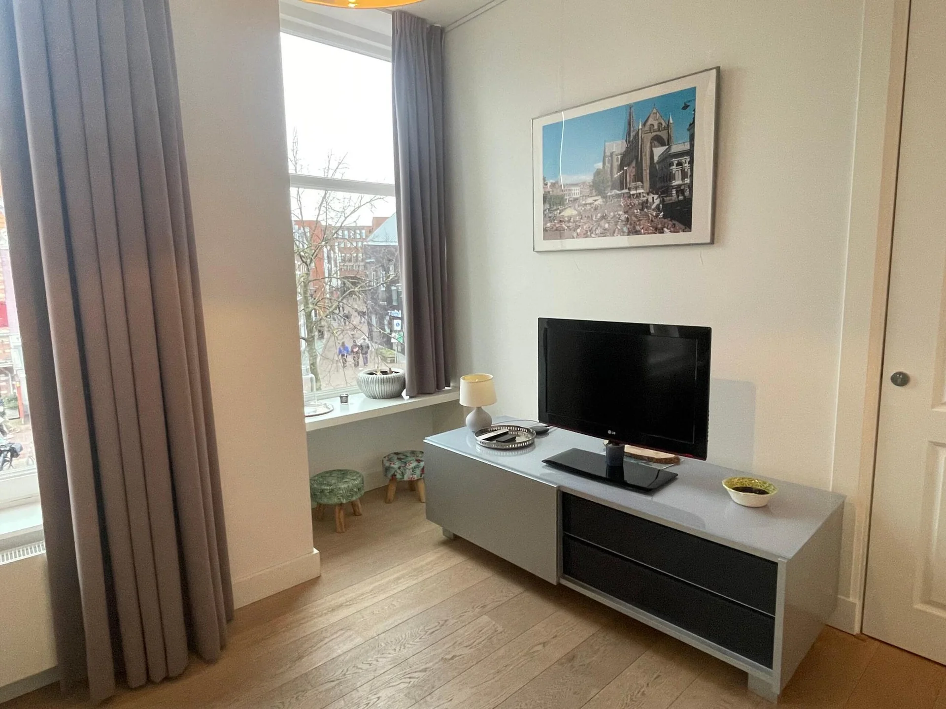 geblurde versie van de foto als achtergrond