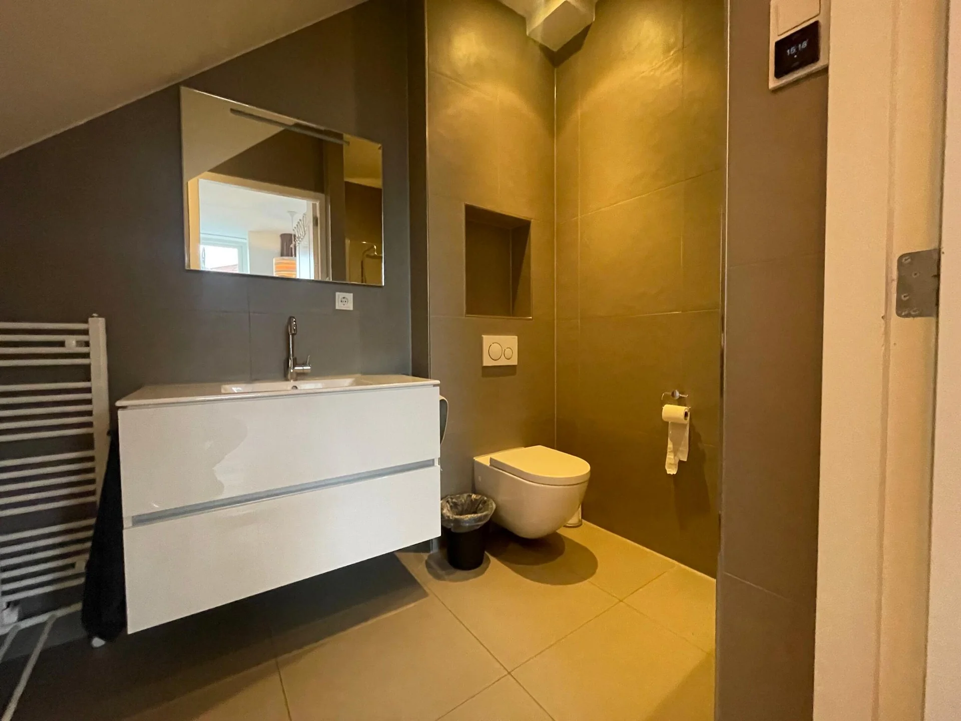 geblurde versie van de foto als achtergrond