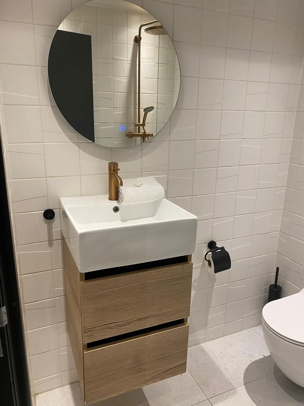 geblurde versie van de foto als achtergrond