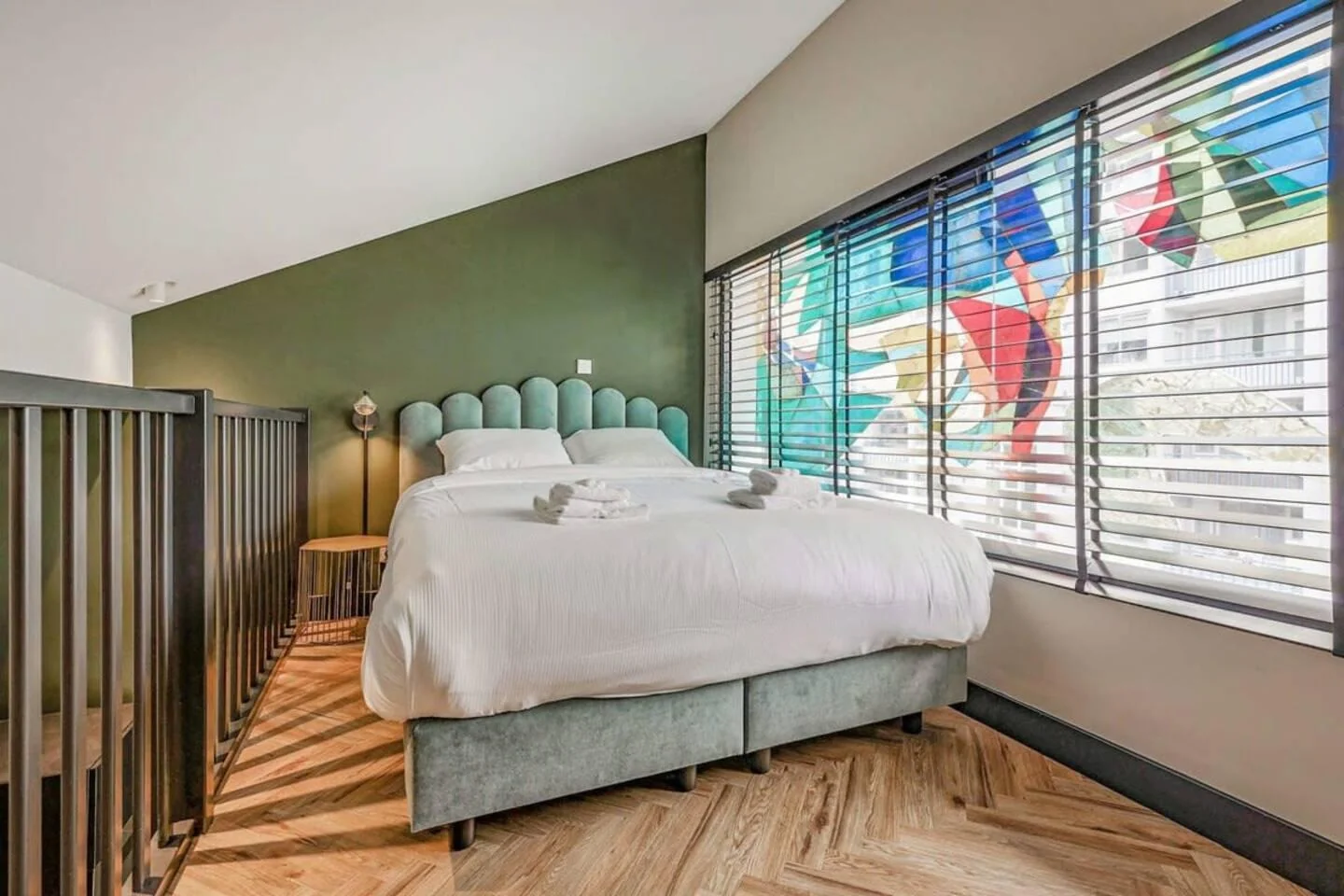 geblurde versie van de foto als achtergrond