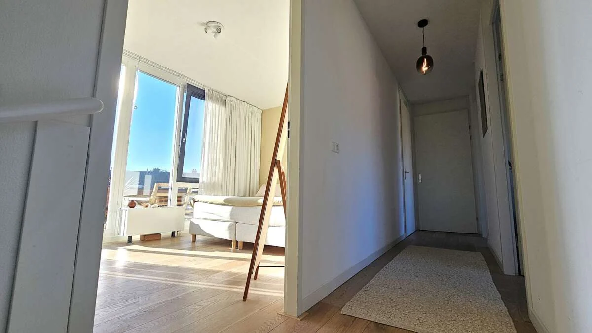 geblurde versie van de foto als achtergrond