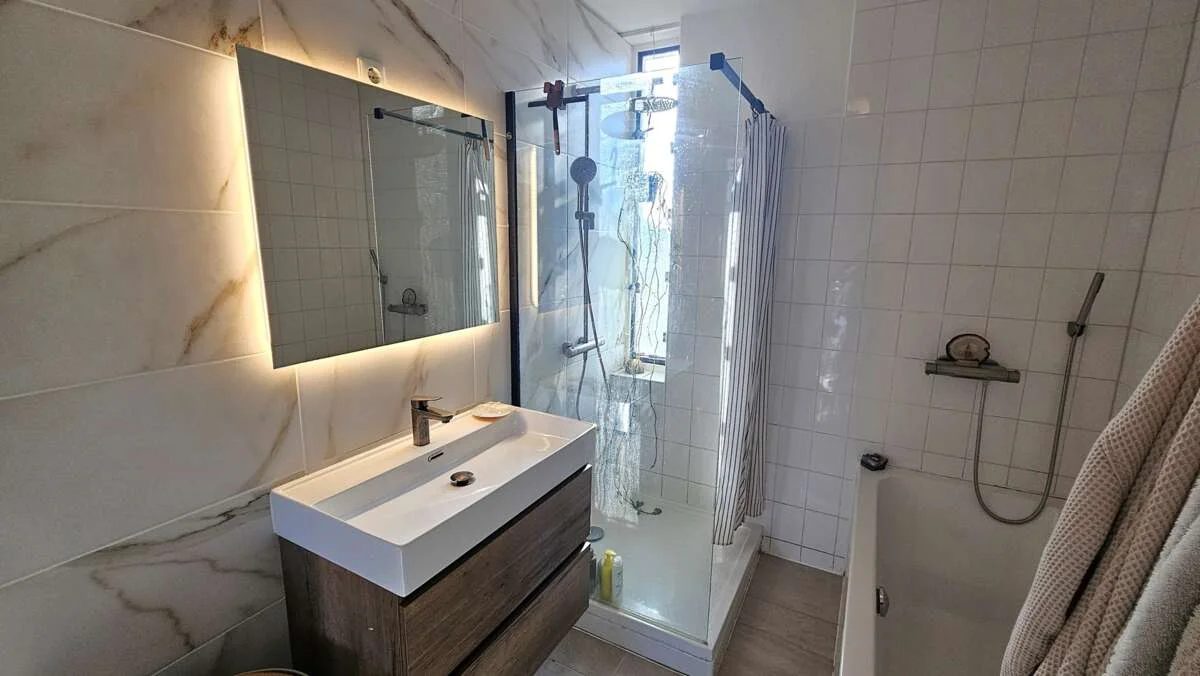 geblurde versie van de foto als achtergrond