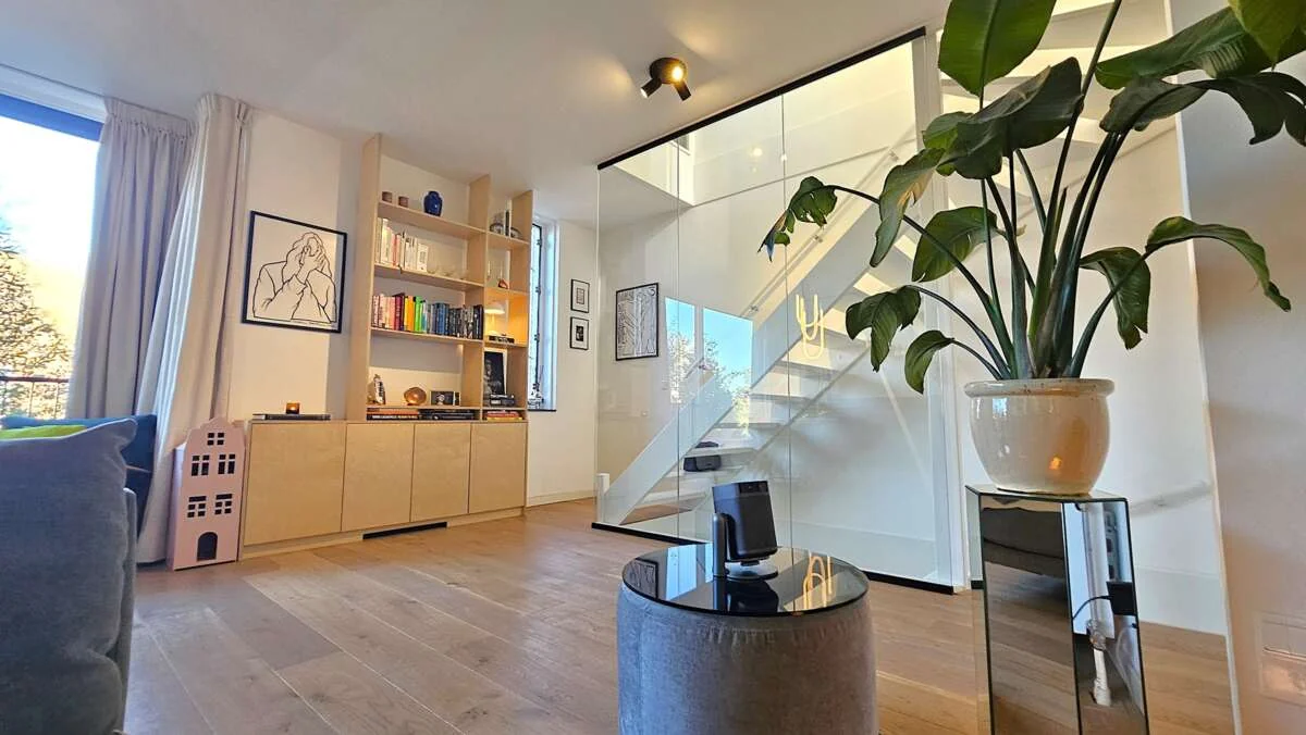 geblurde versie van de foto als achtergrond