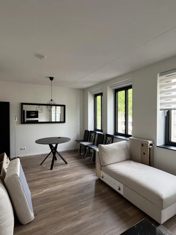 geblurde versie van de foto als achtergrond