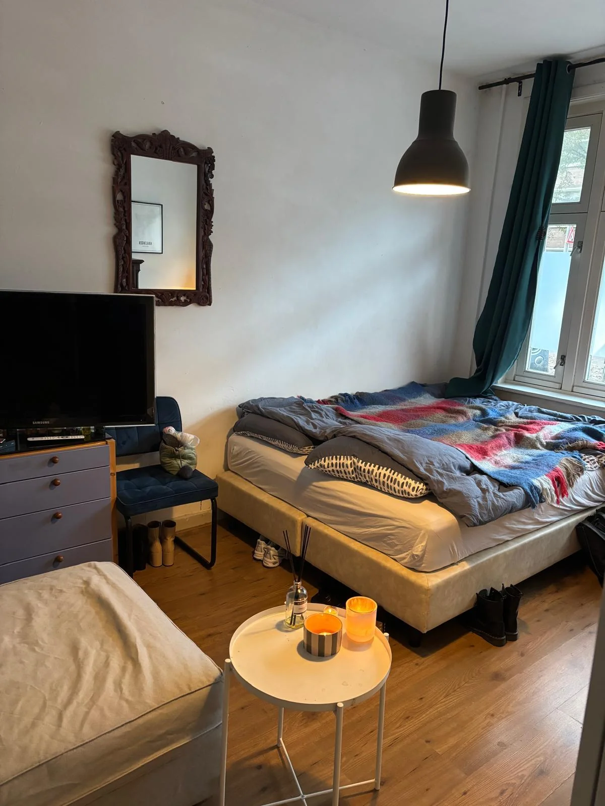 geblurde versie van de foto als achtergrond