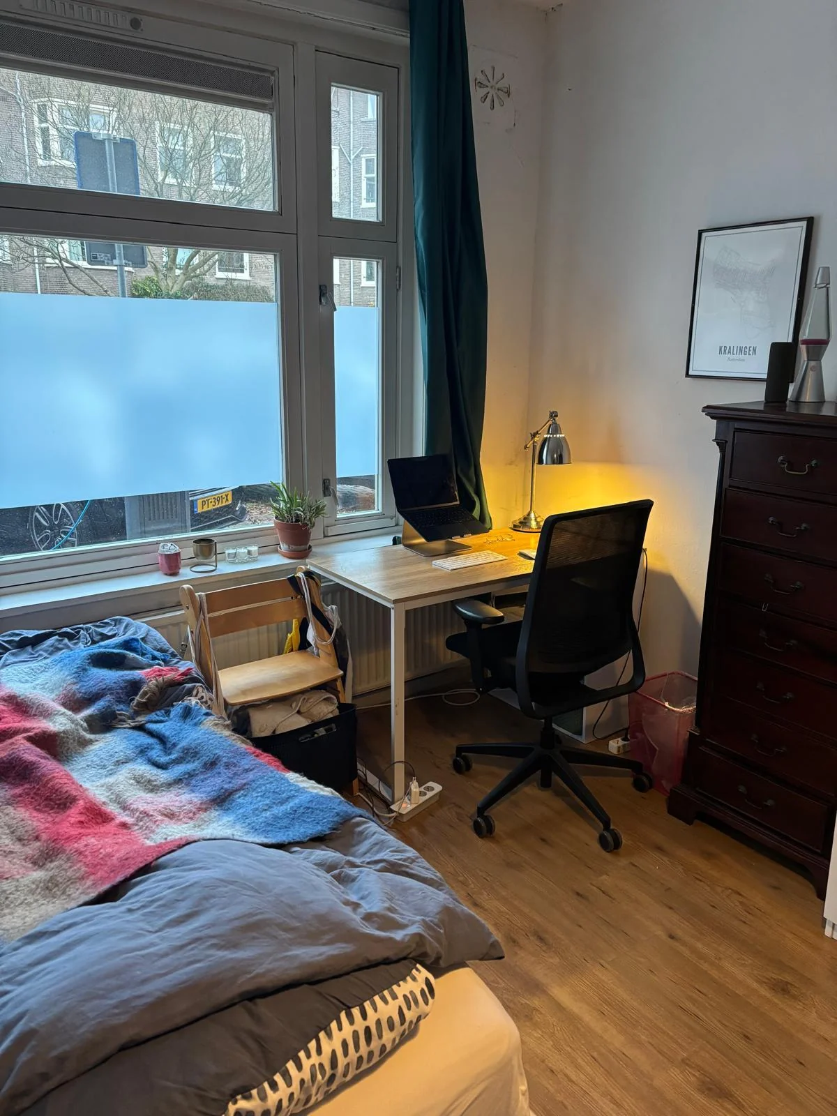 geblurde versie van de foto als achtergrond