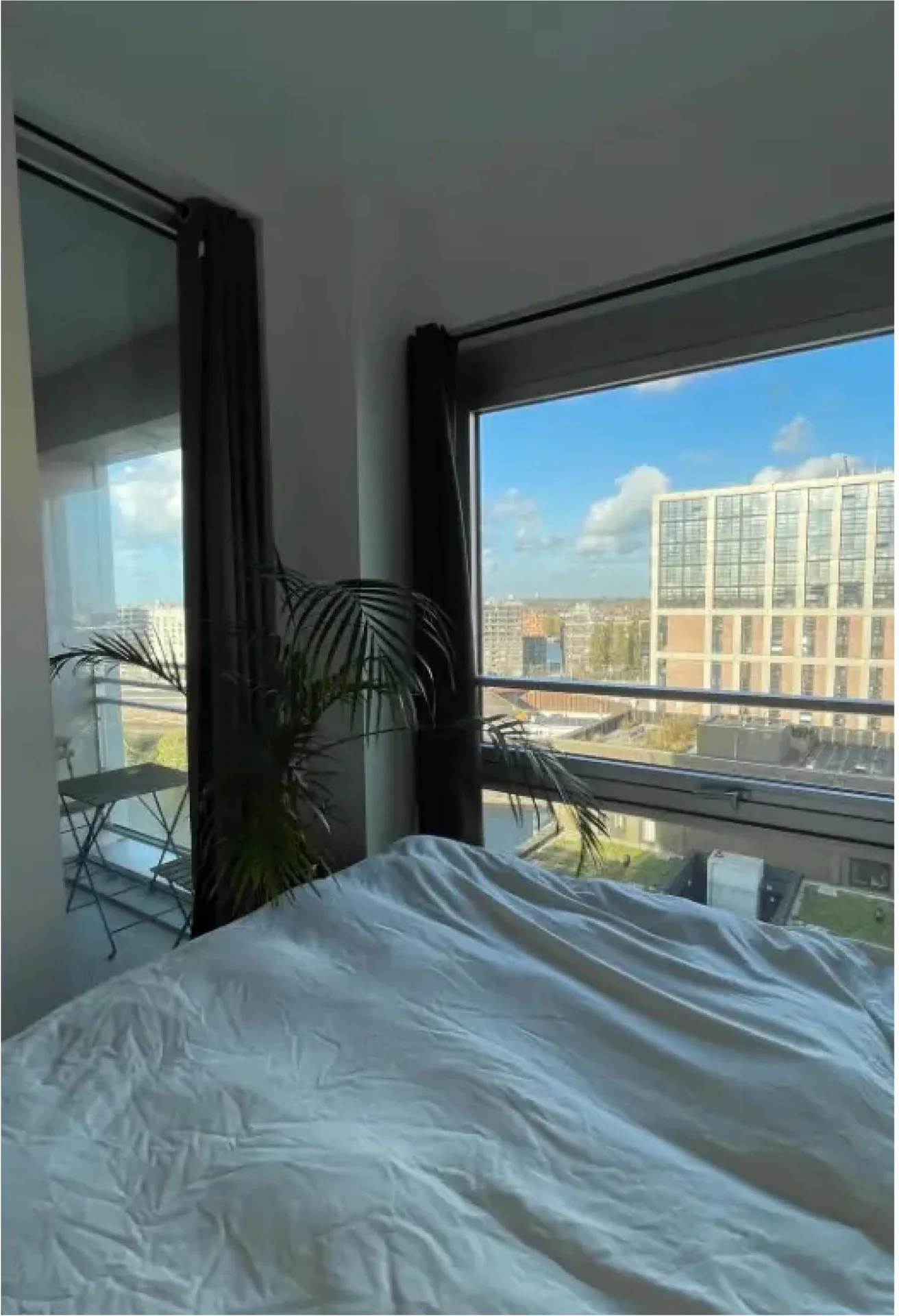 geblurde versie van de foto als achtergrond