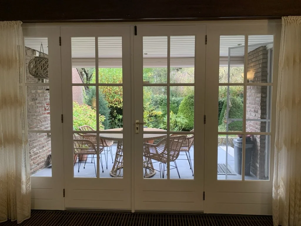 geblurde versie van de foto als achtergrond