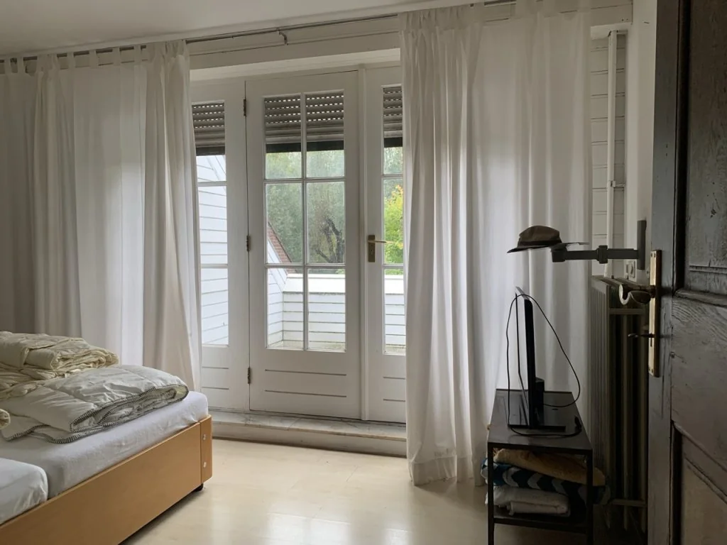 geblurde versie van de foto als achtergrond