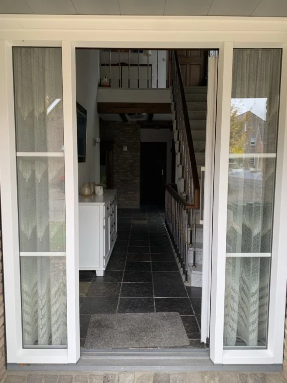 geblurde versie van de foto als achtergrond