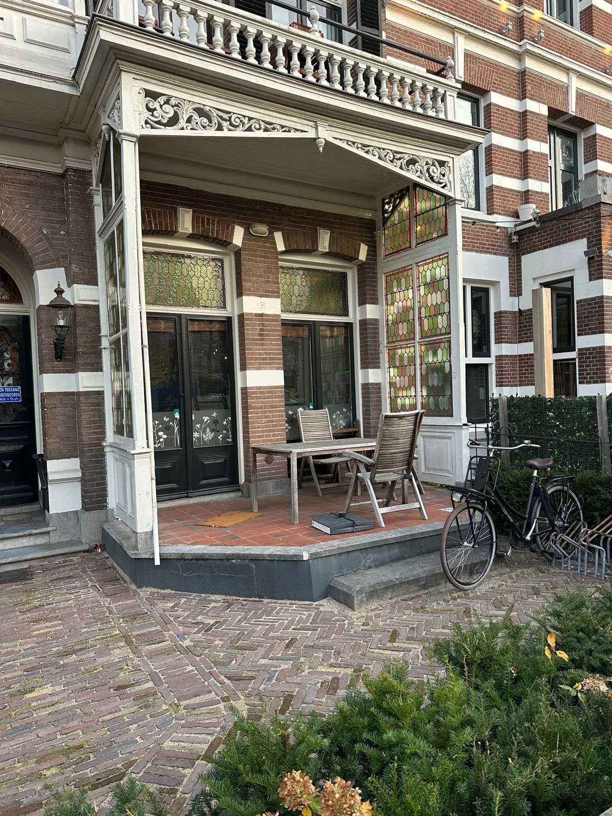 geblurde versie van de foto als achtergrond