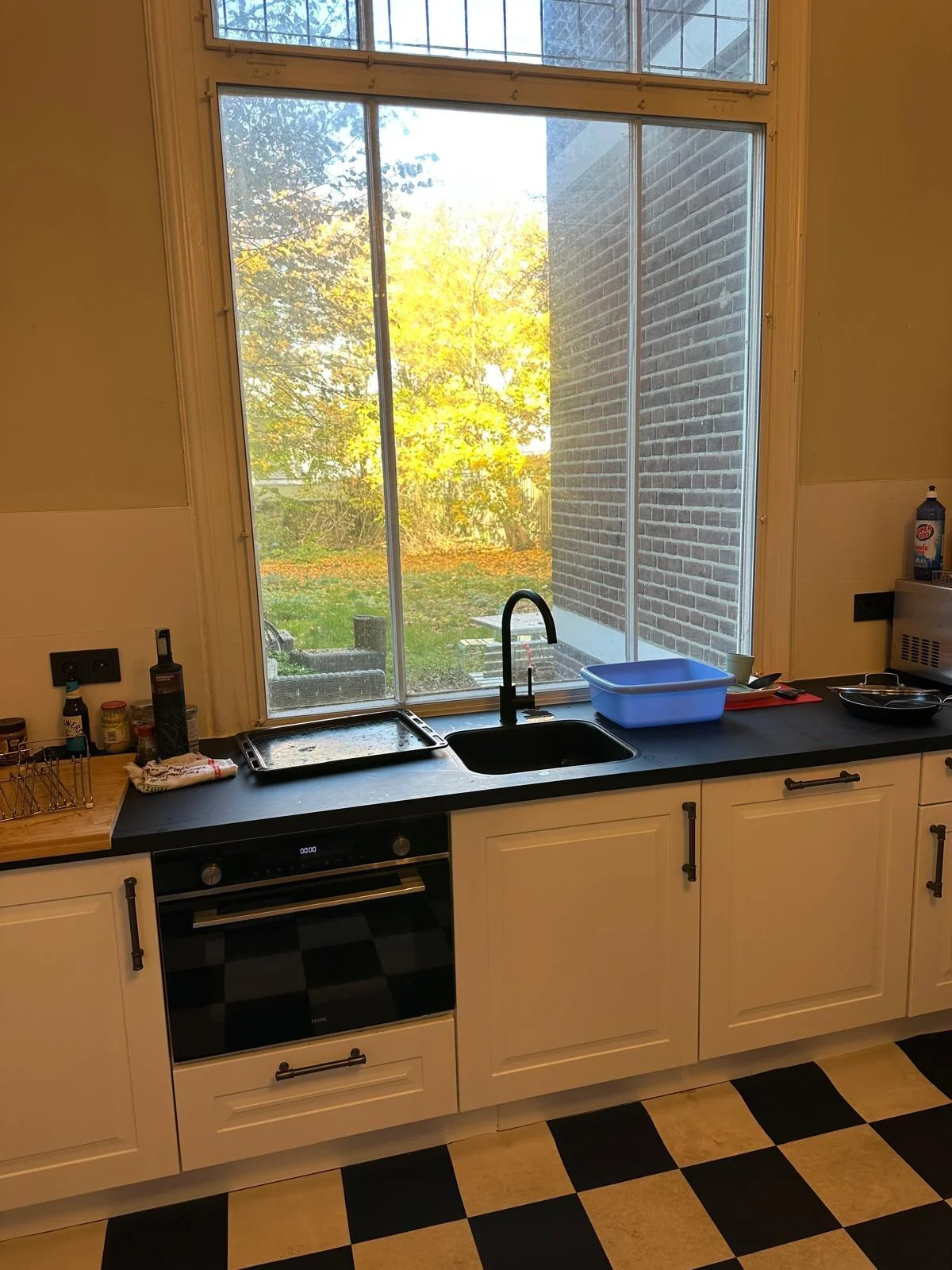 geblurde versie van de foto als achtergrond