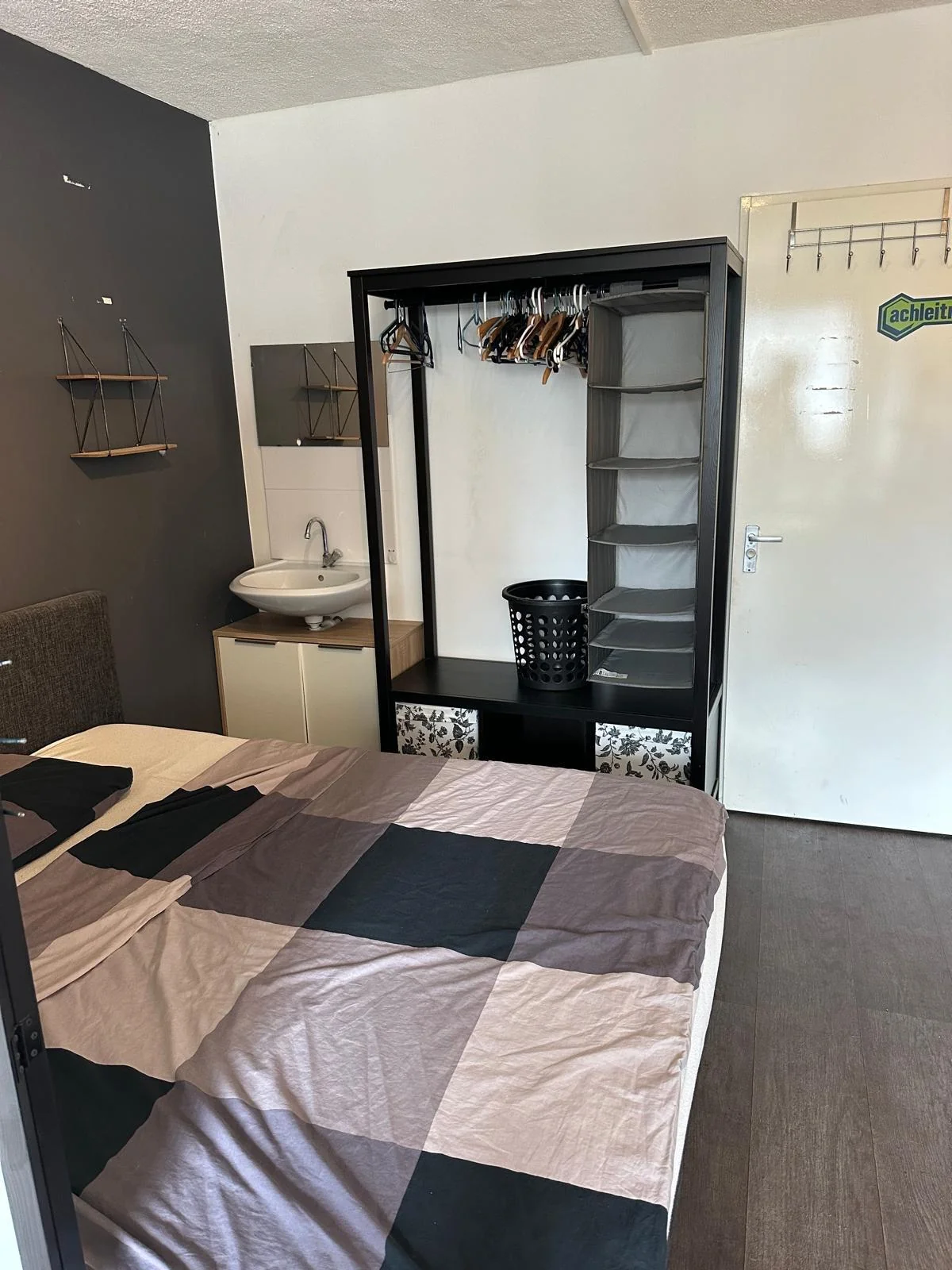 geblurde versie van de foto als achtergrond