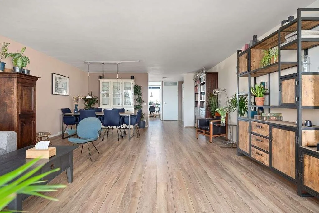 geblurde versie van de foto als achtergrond