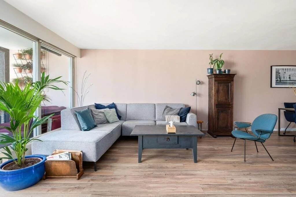 geblurde versie van de foto als achtergrond