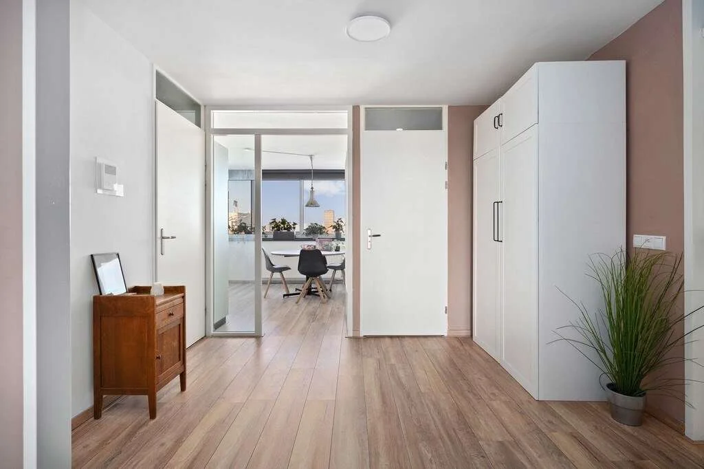 geblurde versie van de foto als achtergrond