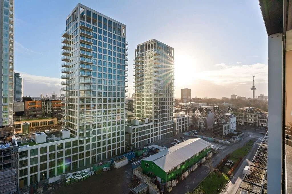 geblurde versie van de foto als achtergrond