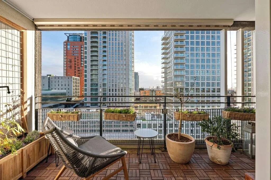 geblurde versie van de foto als achtergrond